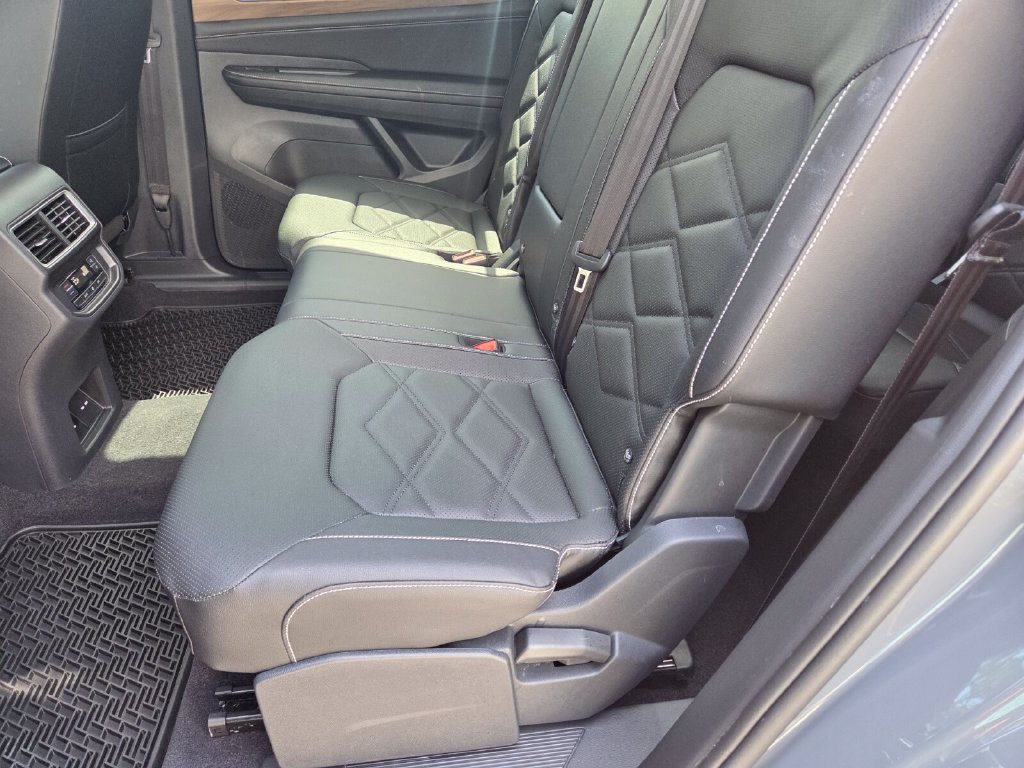 Used 2026 Volkswagen Atlas SE FWD image 23