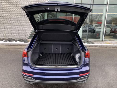 Certified 2025 Audi Q3 2.0T Premium w/ Convenience Package image 17