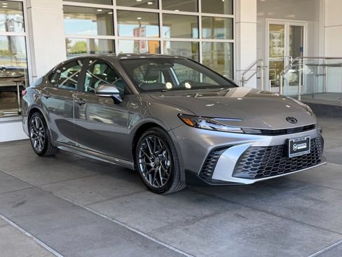 Used 2026 Toyota Camry SE FWD image 6