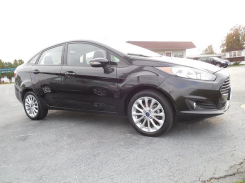 Used 2014 Ford Fiesta SE w/ Equipment Group 201A image 1