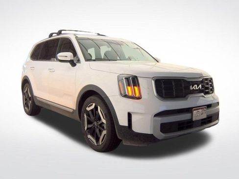 Used 2025 Kia Telluride S AWD/4WD image 2