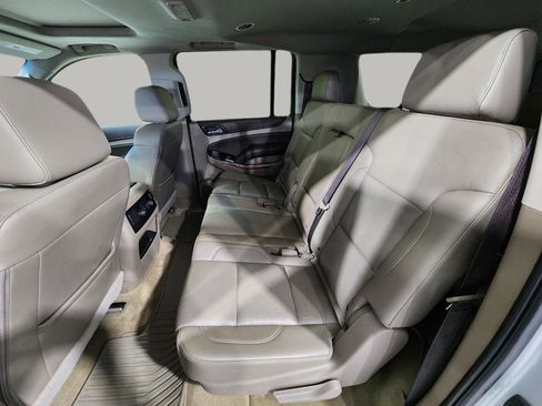Used 2018 Chevrolet Suburban Premier AWD/4WD image 33