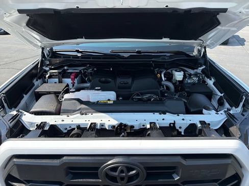 Used 2025 Toyota Tundra Limited w/ TRD Off-Road Package AWD/4WD image 21