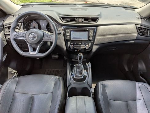 Used 2017 Nissan Rogue SL w/ SL Premium Package FWD image 16