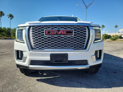 Certified 2021 GMC Yukon Denali w/ Denali Premium Package RWD image 3