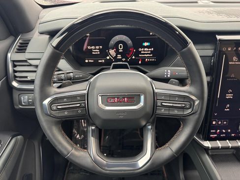 Used 2025 GMC Acadia AT4 w/ Super Cruise Package image 10