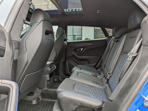 Used 2021 Lamborghini Urus image 36