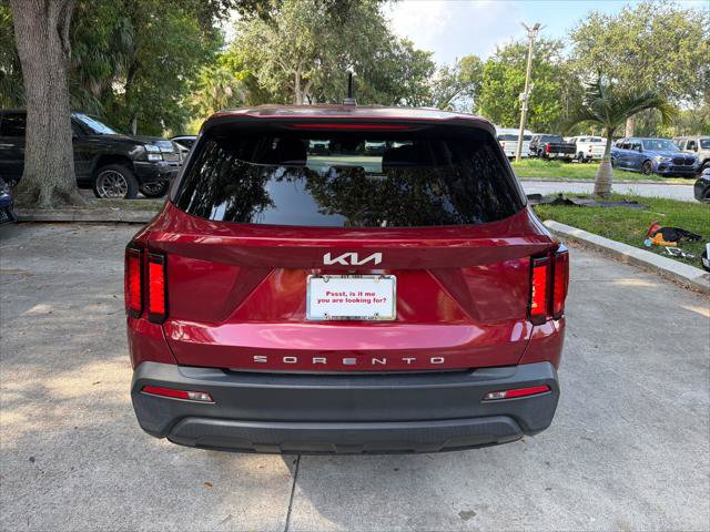 Used 2022 Kia Sorento LX FWD image 8