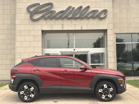Used 2024 Hyundai Kona SEL w/ Convenience Package AWD/4WD image 3