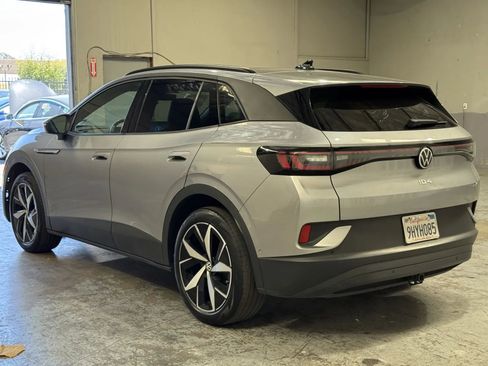 Used 2023 Volkswagen ID.4 Pro S image 2