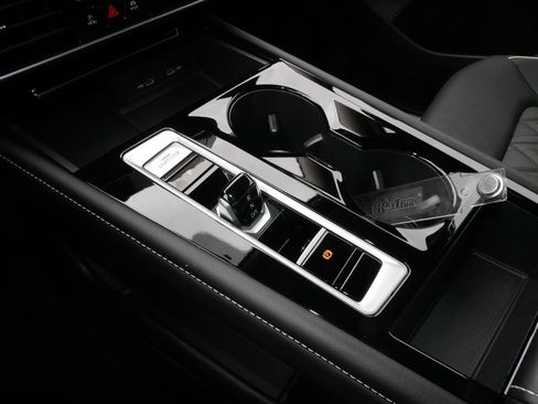 Certified 2024 Volkswagen Atlas SEL Premium R-Line image 24