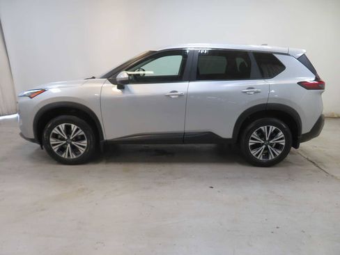 Certified 2022 Nissan Rogue SV image 8