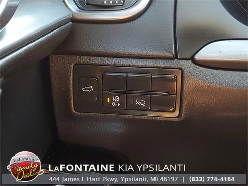 Used 2023 MAZDA CX-9 Touring image 17