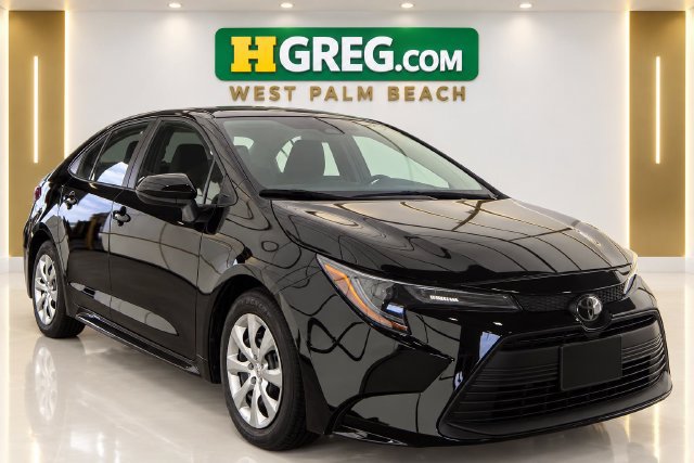 Used 2025 Toyota Corolla LE FWD image 4