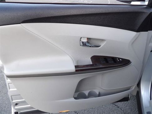 Used 2012 Toyota Venza AWD image 12