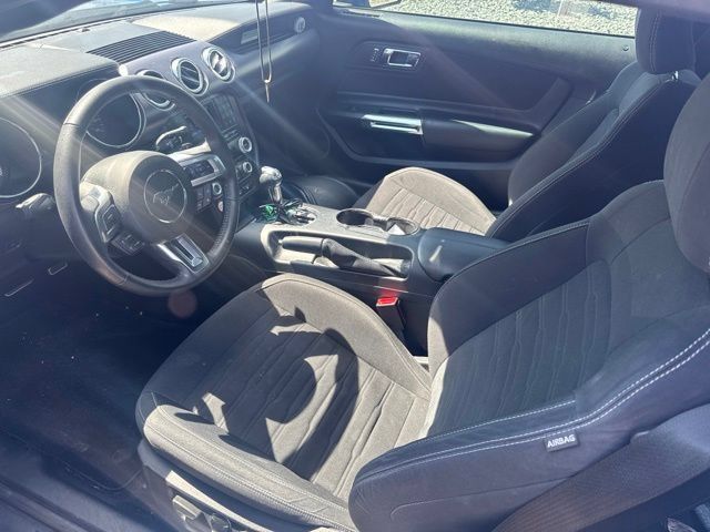 Used 2017 Ford Mustang Coupe RWD image 4