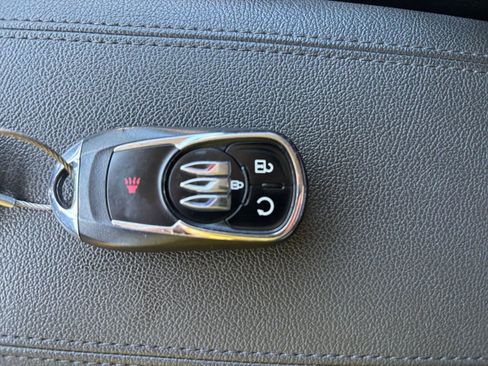 Used 2025 Buick Encore GX Preferred image 21