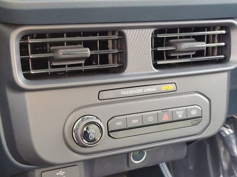 New 2026 Ford Maverick XL image 18