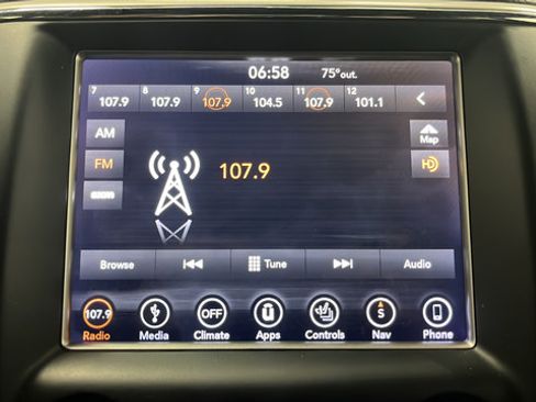 Used 2018 Jeep Grand Cherokee Altitude AWD/4WD image 31