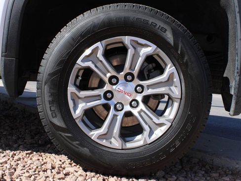 Used 2024 GMC Sierra 1500 SLT image 12