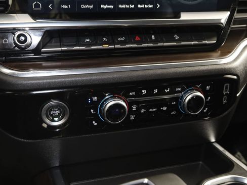 Used 2023 GMC Sierra 1500 SLT w/ SLT Convenience Package image 31