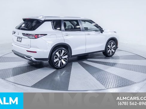 Used 2025 Mitsubishi Outlander SE FWD image 10