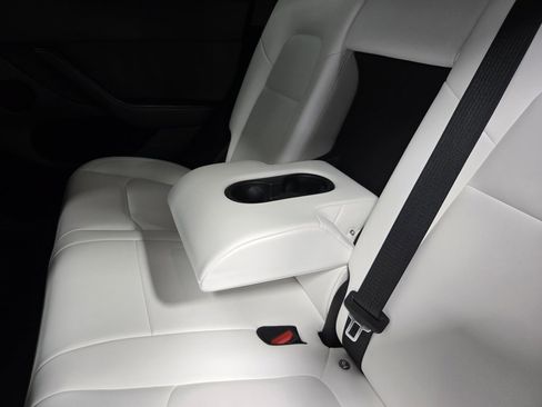 Used 2023 Tesla Model Y Long Range image 32