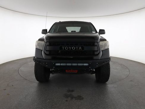Used 2015 Toyota Tundra SR5 w/ SR5 Upgrade Package AWD/4WD image 2