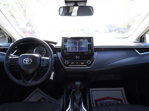 Used 2022 Toyota Corolla LE image 14