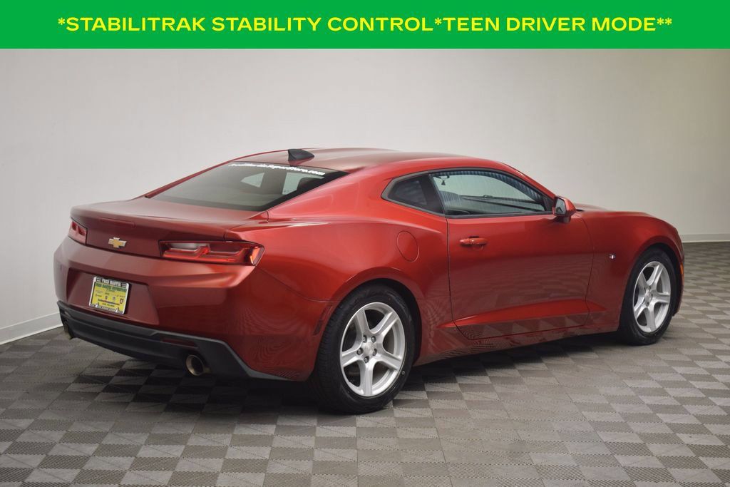 Used 2017 Chevrolet Camaro LT RWD image 5