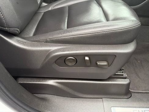 Used 2025 Chevrolet Tahoe LT AWD/4WD image 39