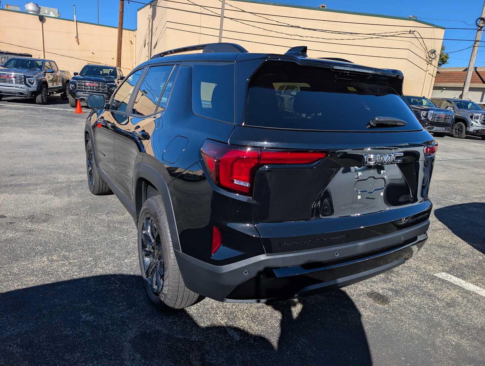 New 2027 GMC Terrain Elevation w/ Elevation Premium Package AWD/4WD image 9