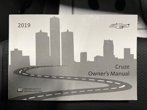 Used 2019 Chevrolet Cruze LT image 44