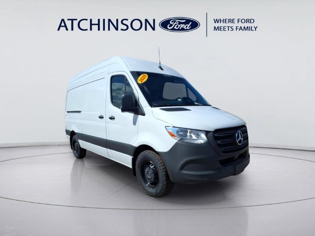 Used 2025 Mercedes-Benz Sprinter 2500 image 3