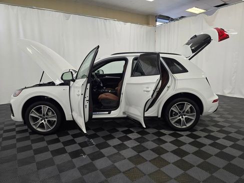 Certified 2025 Audi Q5 2.0T Premium w/ Convenience Plus Package image 12