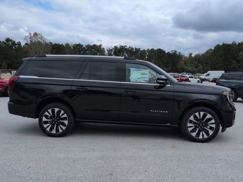 New 2025 Ford Expedition Max Platinum w/ Driver's Package image 3