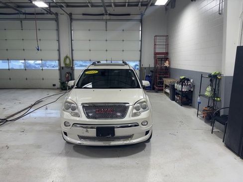 Used 2012 GMC Acadia Denali image 2