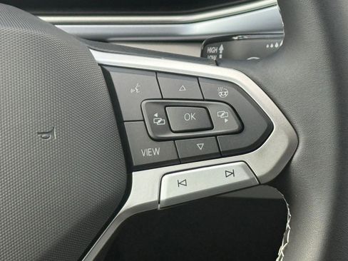 New 2026 Volkswagen Taos SE FWD image 22