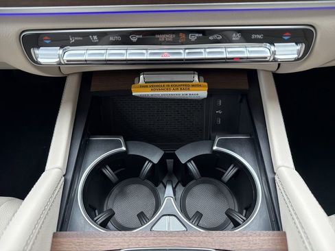 Certified 2025 Mercedes-Benz GLS 450 4MATIC image 27
