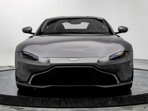 Used 2020 Aston Martin V8 Vantage Coupe image 25