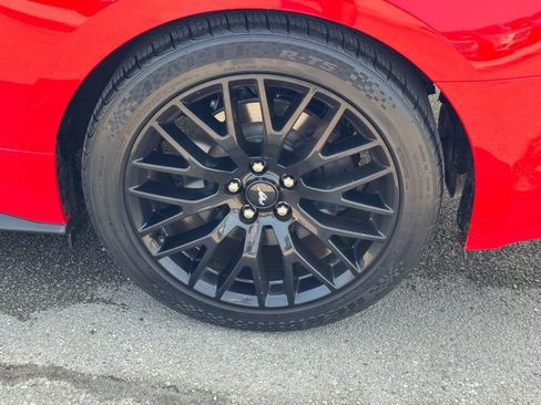 Used 2017 Ford Mustang GT w/ GT Performance Package RWD image 6