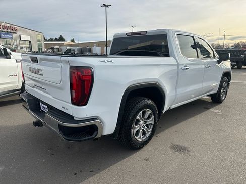 Used 2023 GMC Sierra 1500 SLT image 3