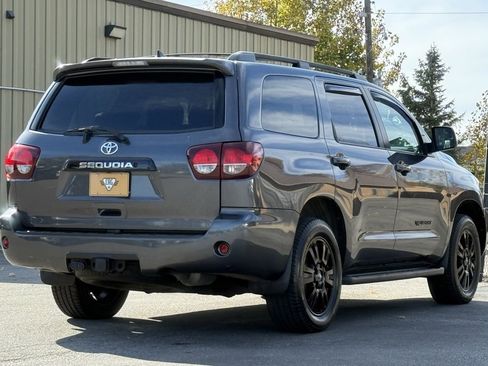 Used 2018 Toyota Sequoia TRD Sport image 5