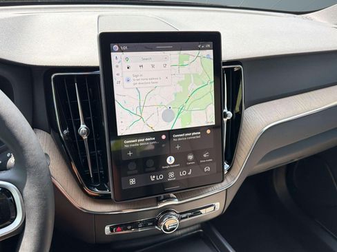 New 2026 Volvo XC60 B5 Plus w/ Climate Package image 21