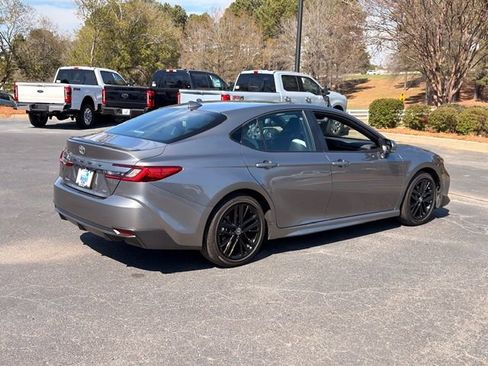 Used 2025 Toyota Camry SE w/ Multimedia Upgrade Package image 17