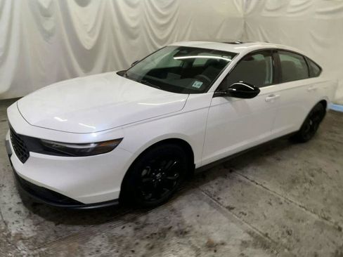 Used 2025 Honda Accord SE image 4