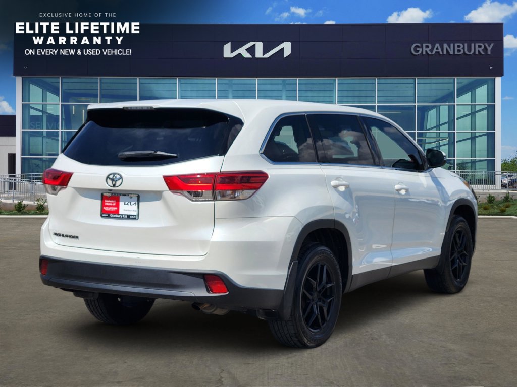 Used 2019 Toyota Highlander LE FWD image 5