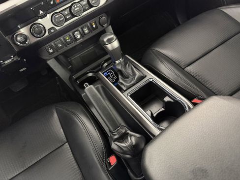 Used 2019 Toyota Tacoma Limited AWD/4WD image 26