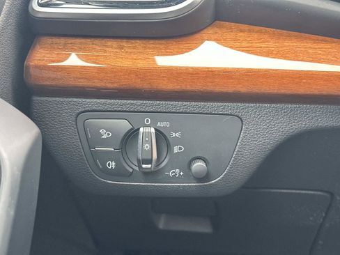 Used 2023 Audi Q5 2.0T Premium w/ Convenience Package image 27