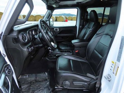 Used 2019 Jeep Wrangler Unlimited Sahara w/ Quick Order Package 24M Moab image 16